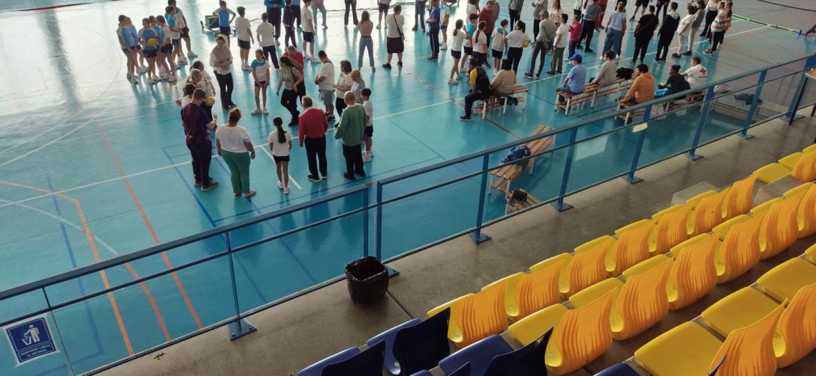 Jornada deportiva intergeneracional Voley (3)